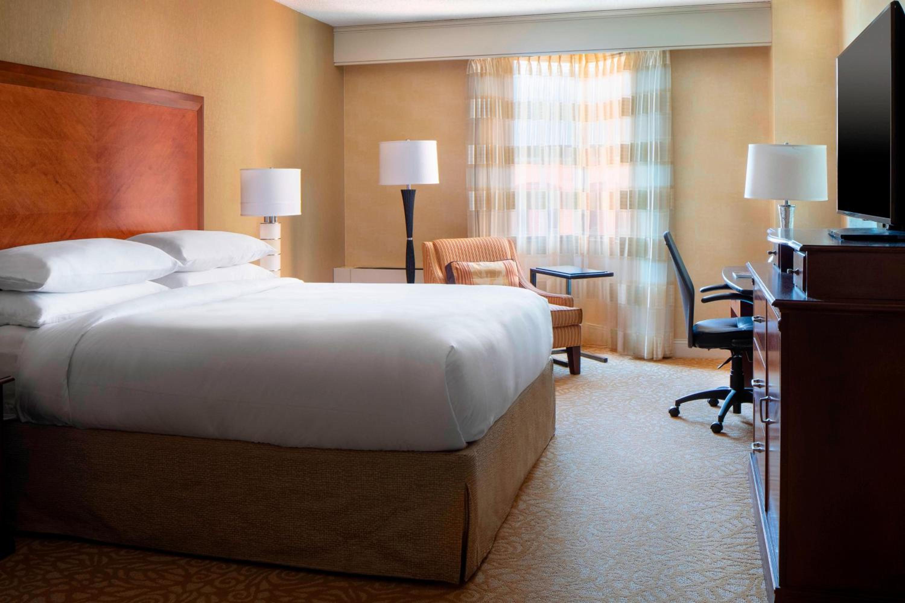 Room, King Bed, Concierge Level