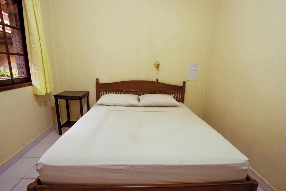 Segara Sadhu Inn 32/62