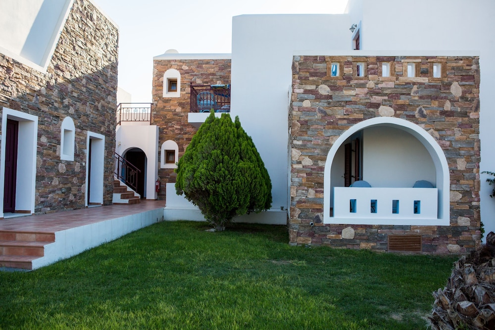 Plaza Beach Hotel 48/50