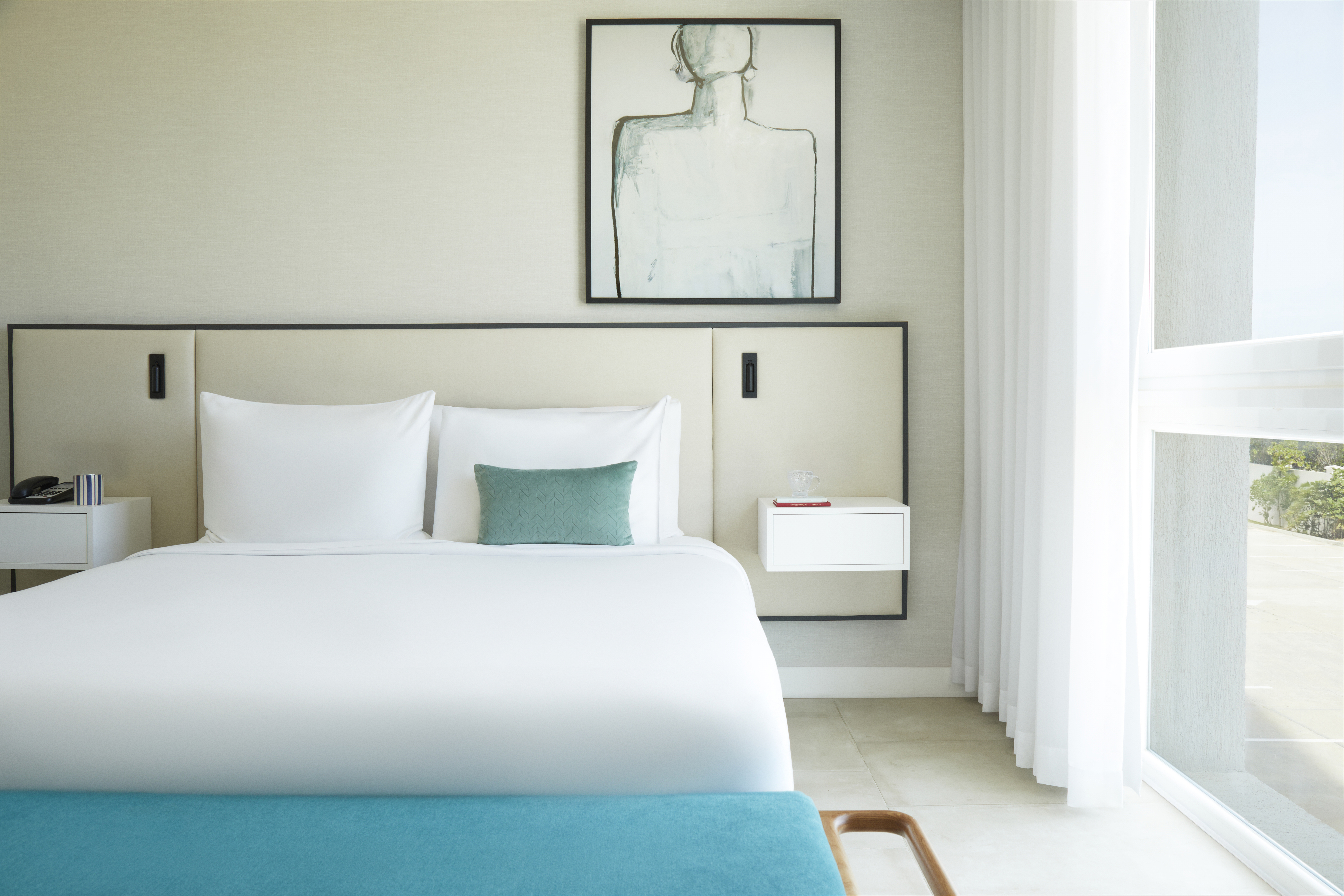 SUITE, KING BED