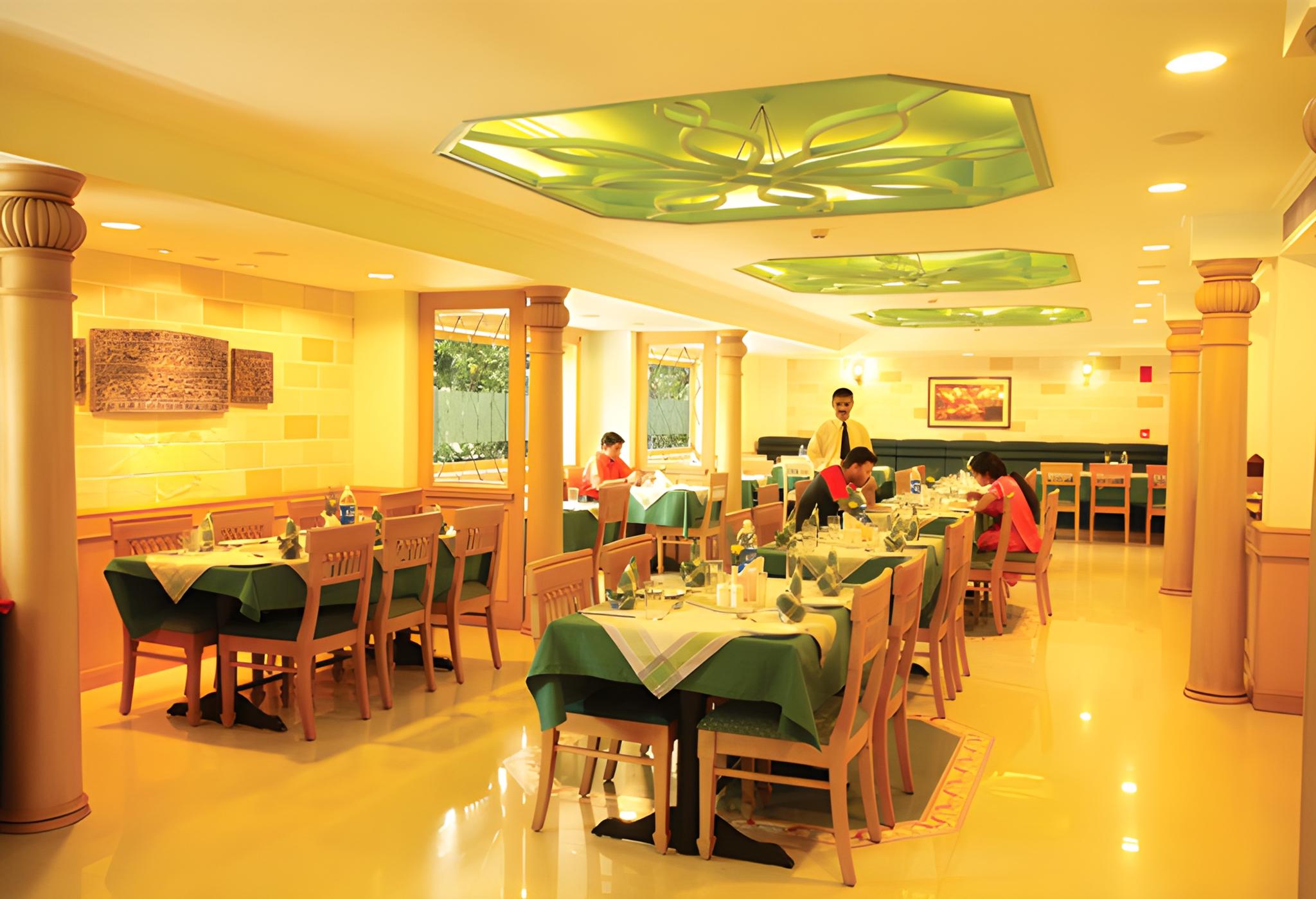 Oyo Premium Alleppey Iron Bridge 13/16