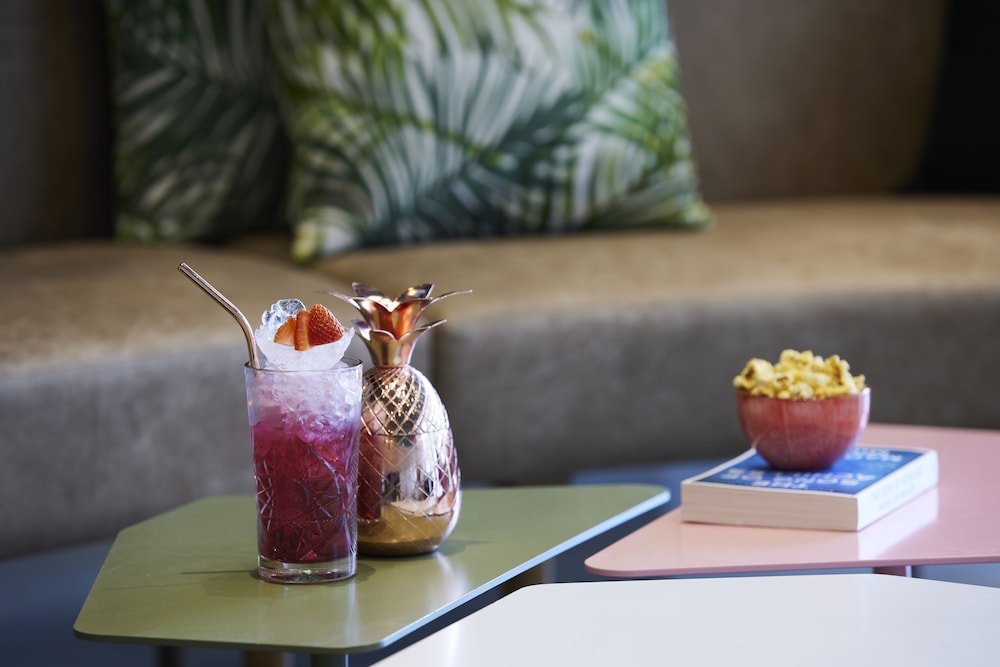 Moxy Athens City 54/66
