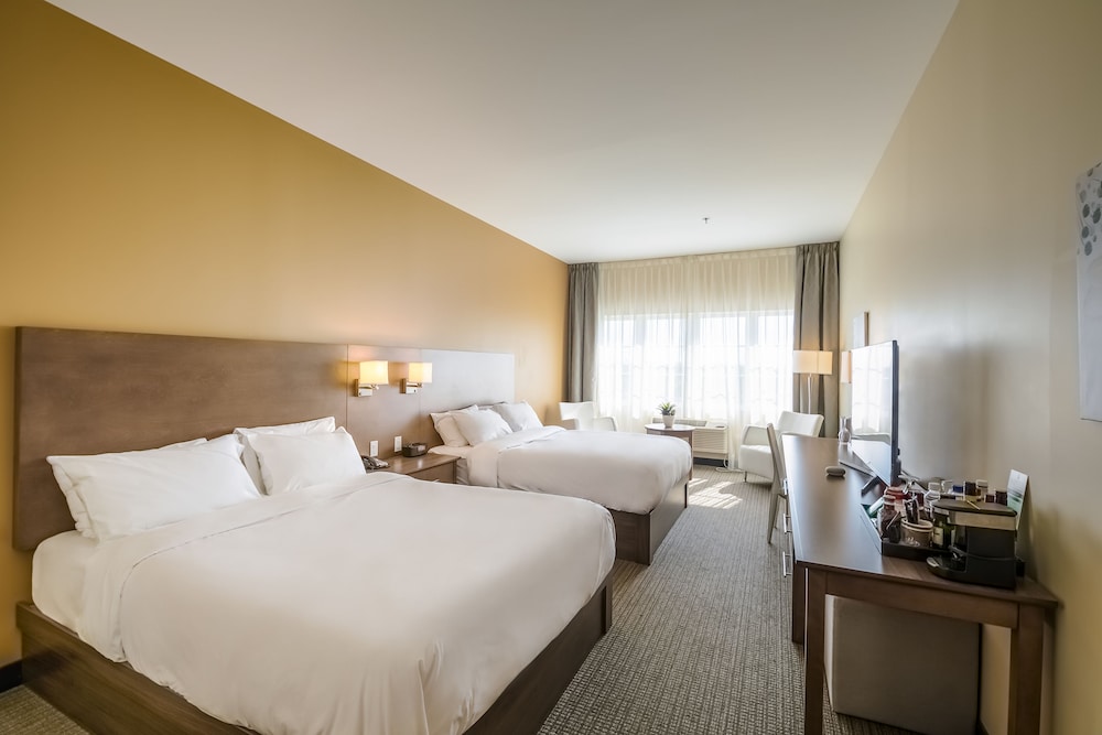 IMPERIA HOTEL & SUITES TERREBONNE 12/60