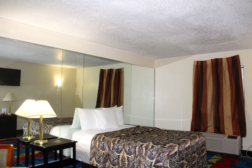 Araamda Inn Norcross 18/72
