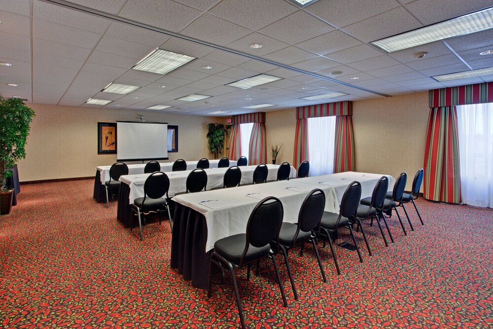 Holiday Inn Express Hotel Suites Airdrie Calgary 47/51