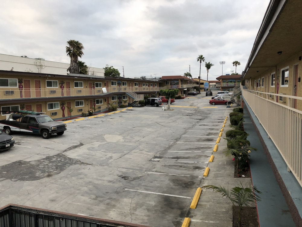 Los Angeles Inn & Suites - Lax 7/58
