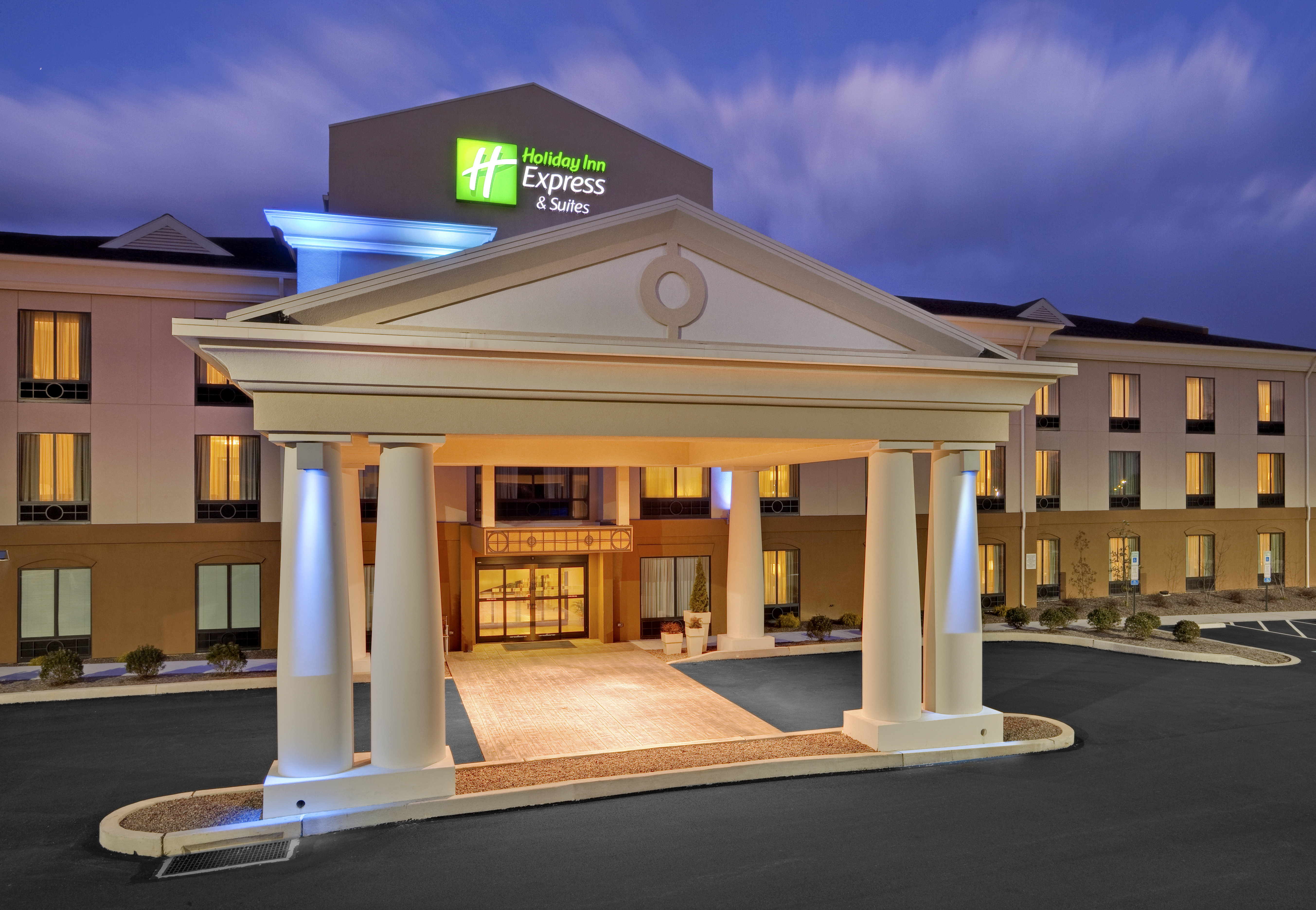 Holiday Inn Express Hotel Suites Lebanon 4/51