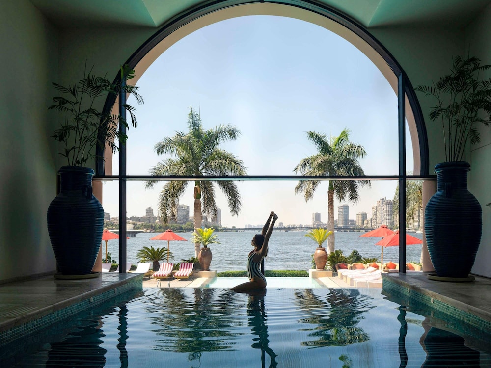 swimming pool spa