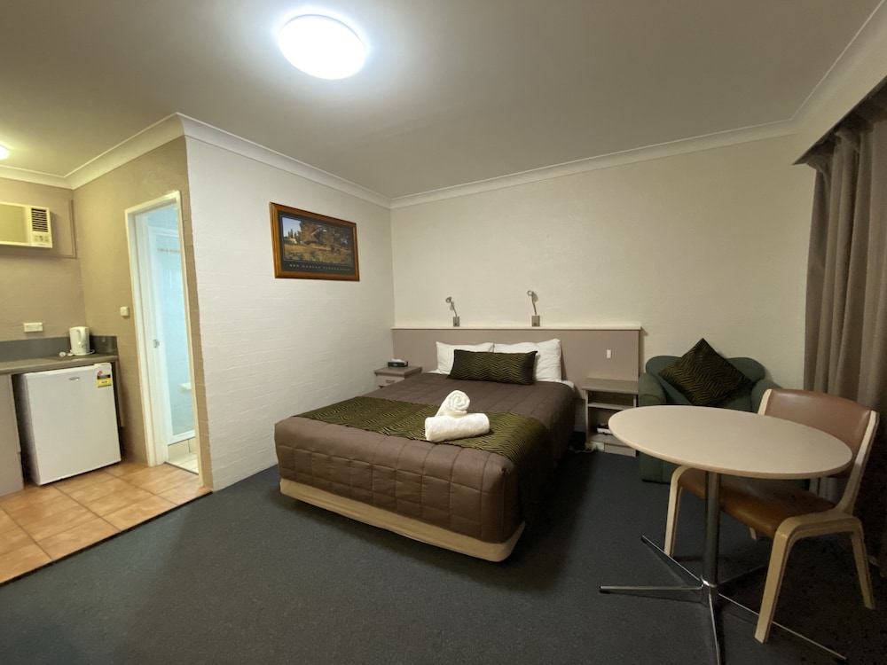 Sapphire City Motor Inn Inverell 17/34