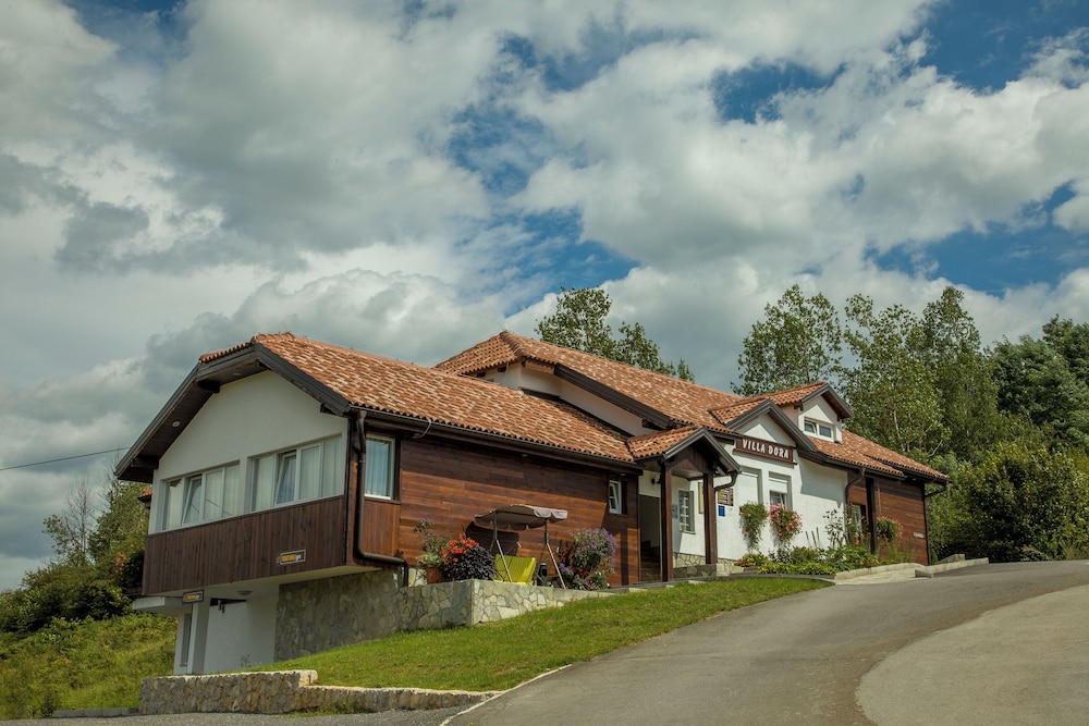 Tourist Center Marko 1/44