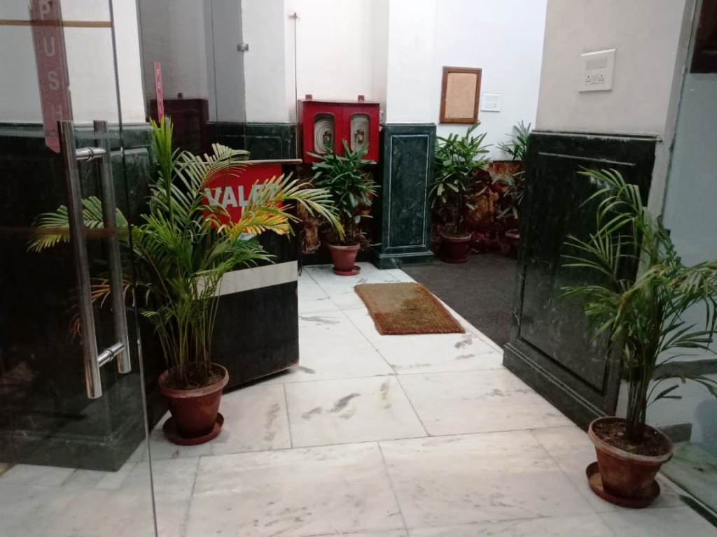 Hotel Mandakini Lush 19/28