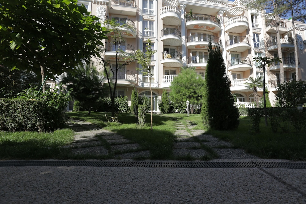 Venera and Anastasia Palace Apartments 71/75