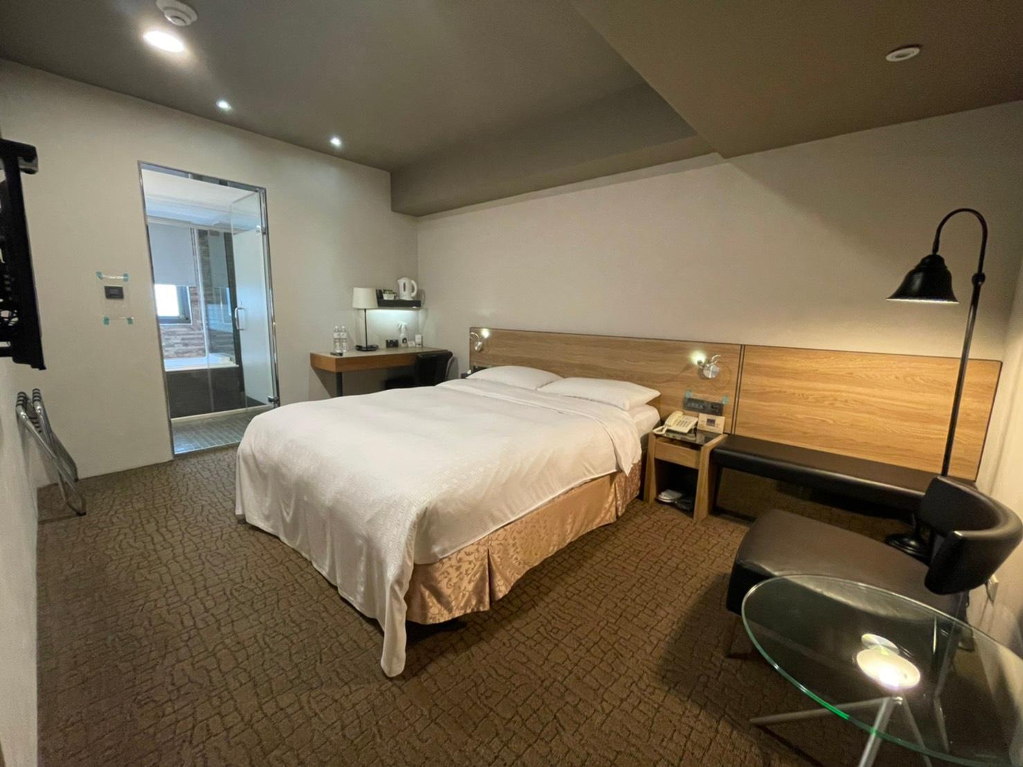 Room, Single, Double Bed, No Window