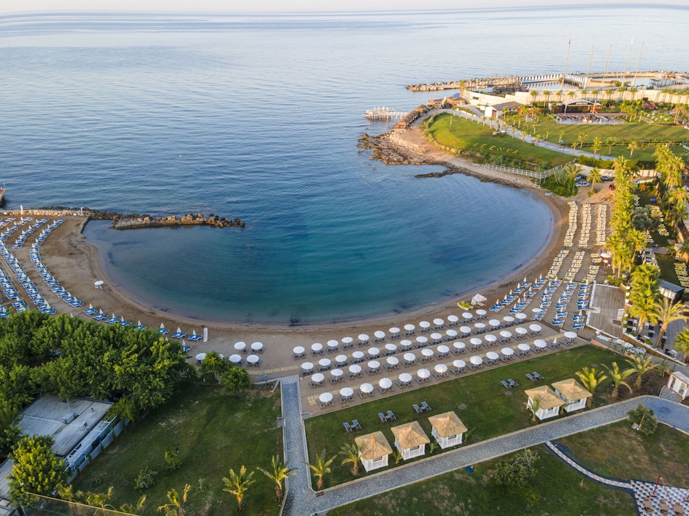 Lonicera Premium Hotel 38/42