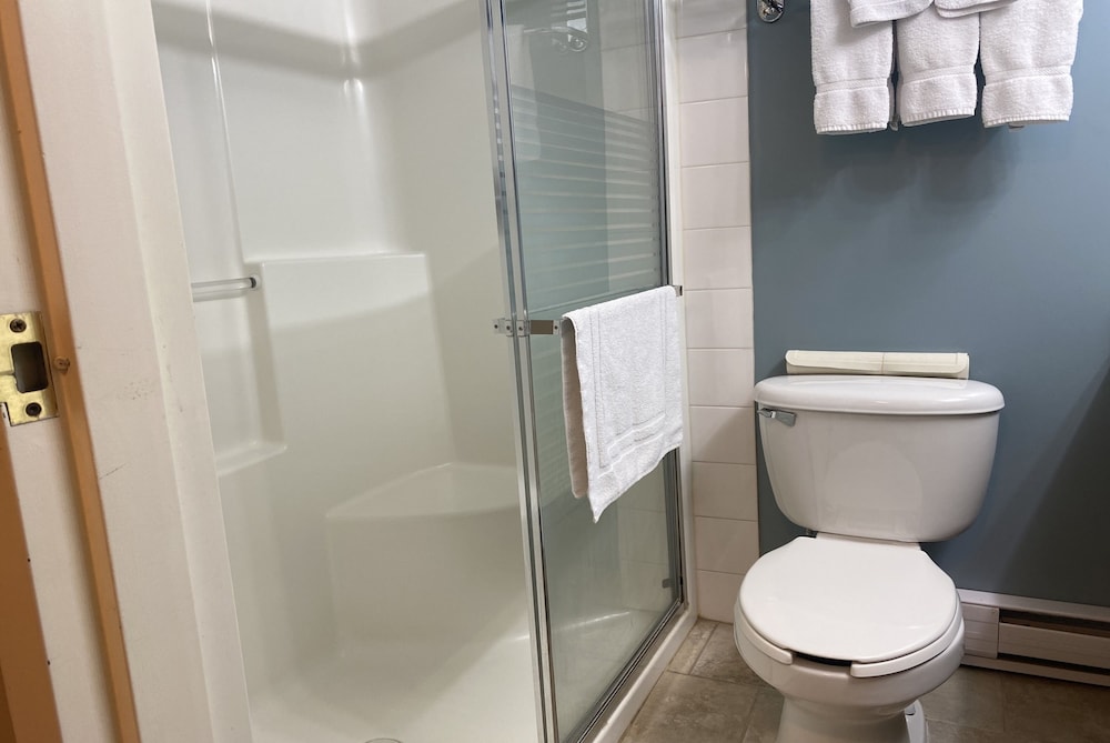 Super 8 by Wyndham Edmonton South 8/45