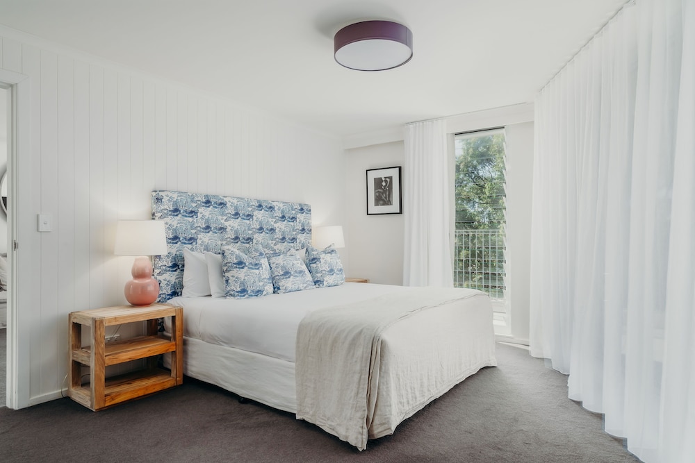 Bannisters Port Stephens 18/72