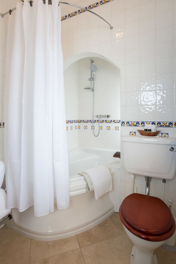 La Collinette Hotel 31/32