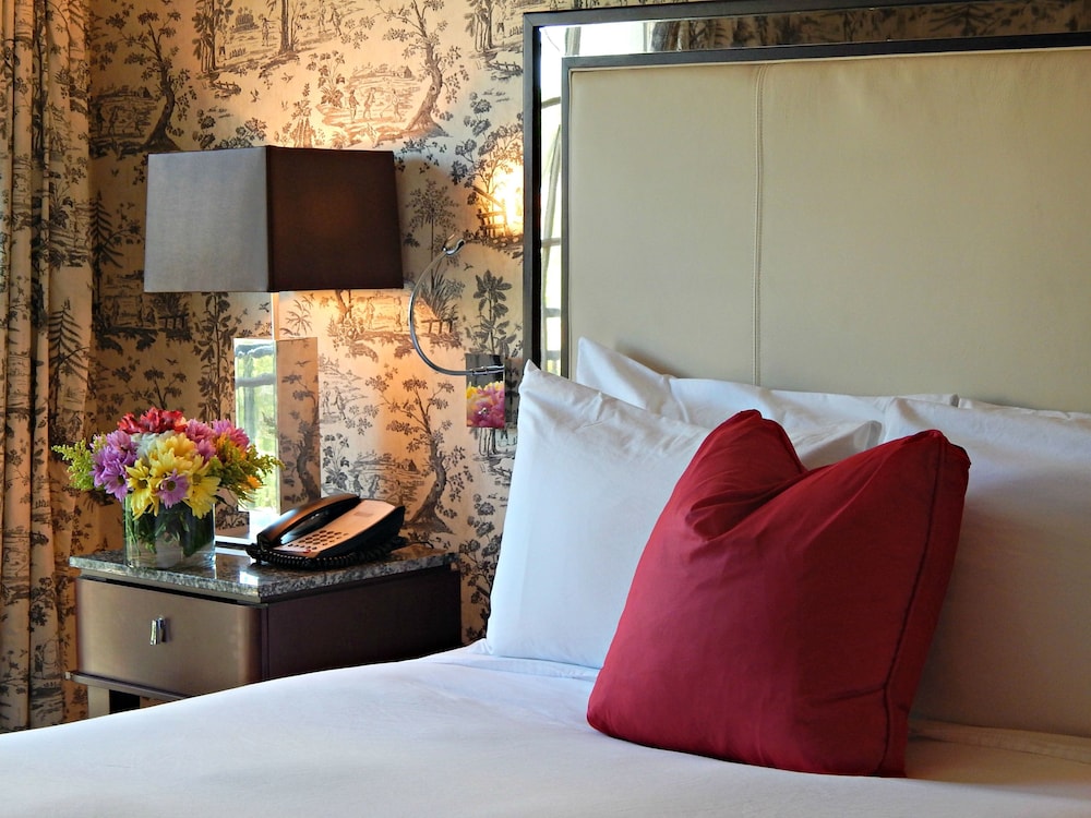 Normandy Hotel 29/69