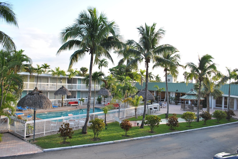 Floridian Hotel 61/71