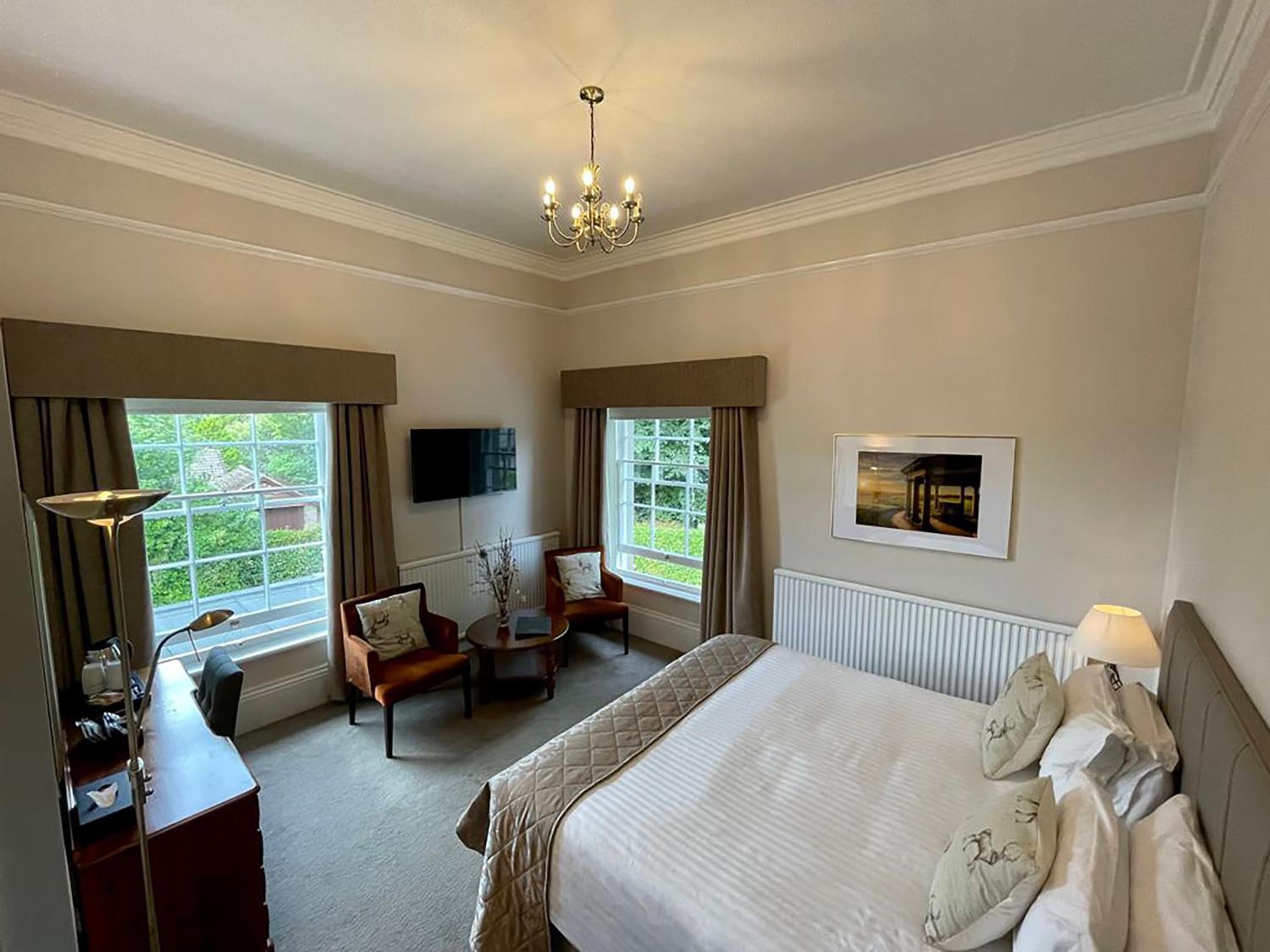 Manor, Suite, Queen Bed