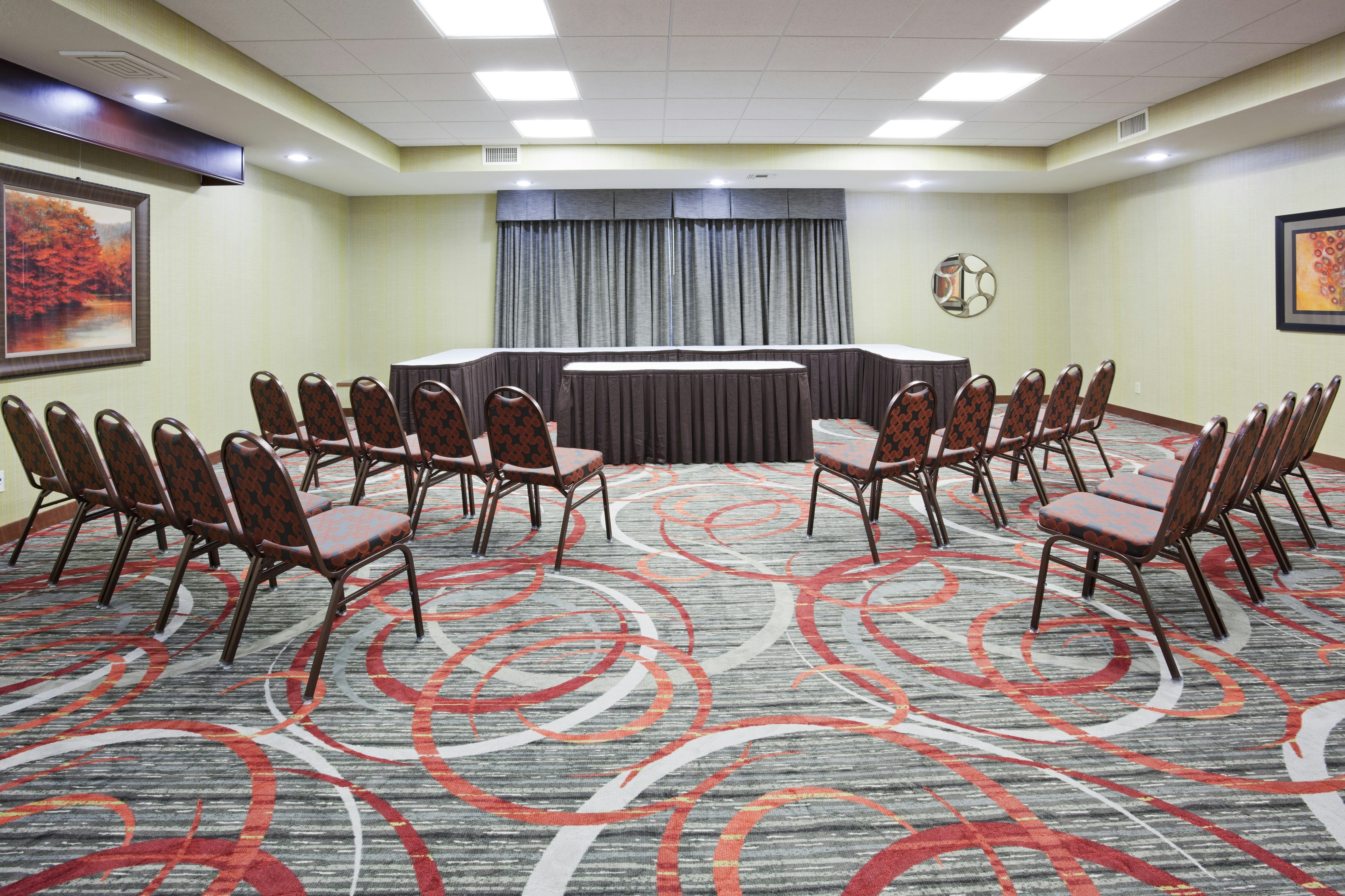 Holiday Inn Express Hotel &amp; Suites BLOOMINGTON WEST 45/52
