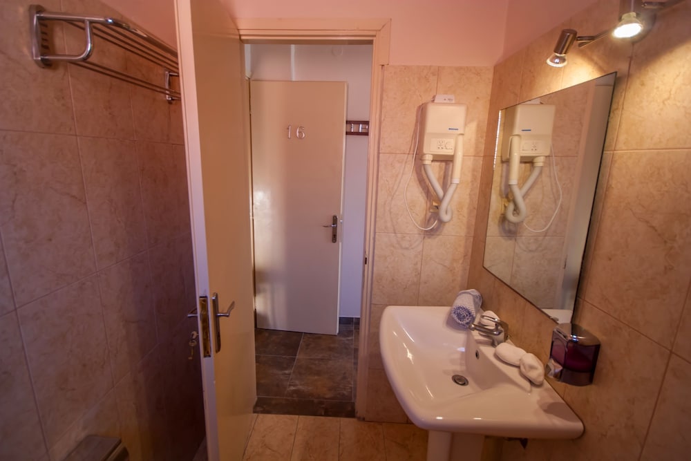 Ulrika Hotel 44/50