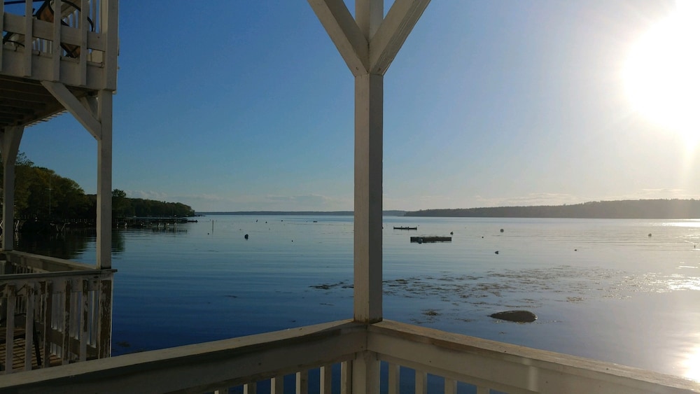 Smuggler’s Cove Inn 32/50