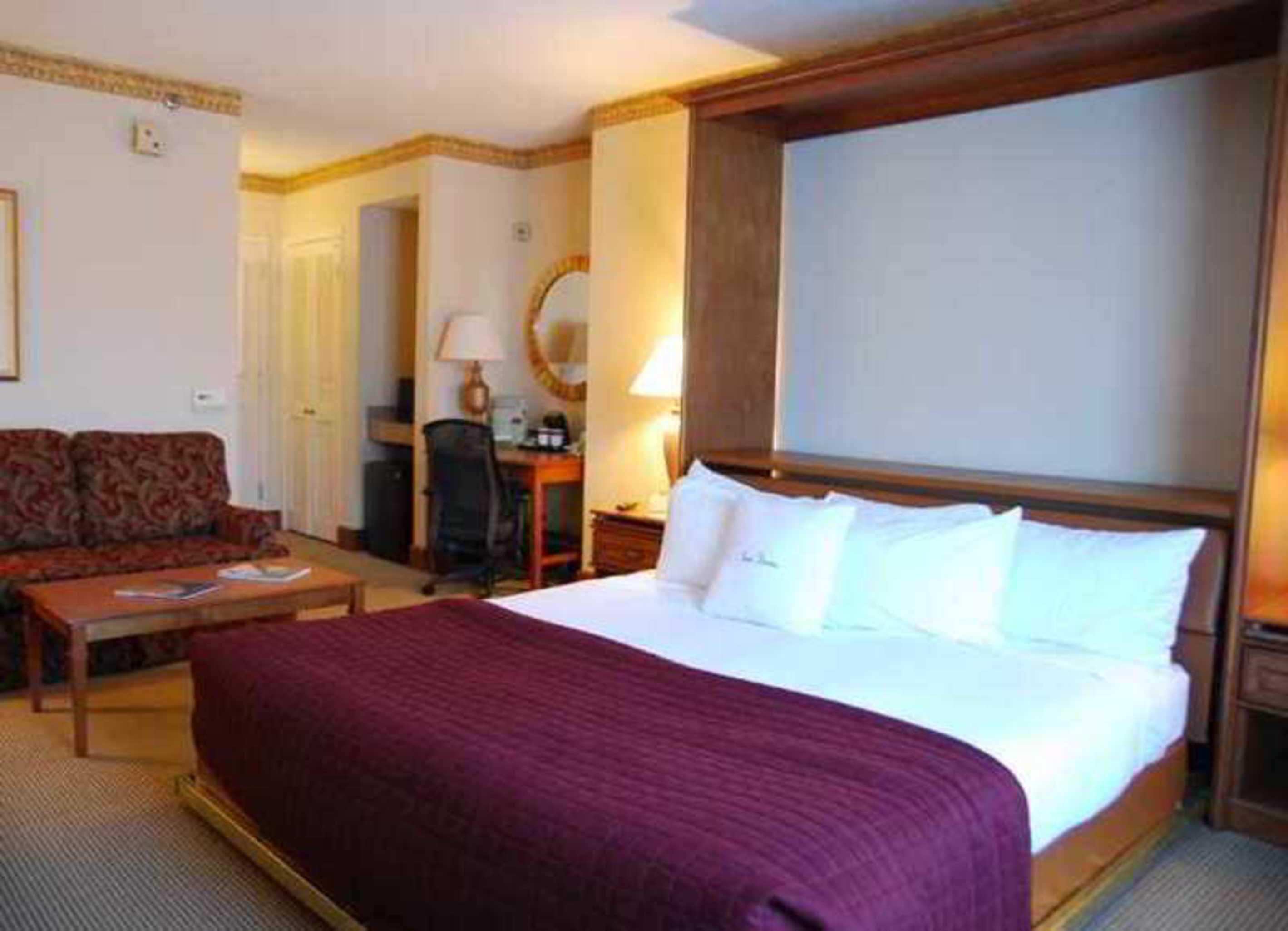 DOUBLETREE BY HILTON HOTEL CHARLOTTE 29/76