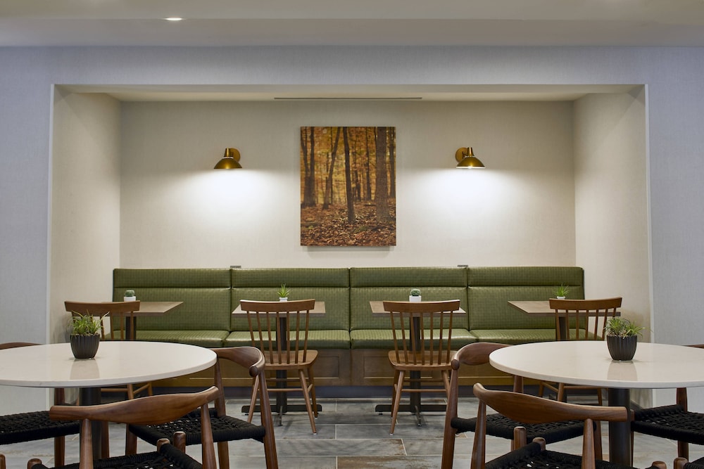 Fairfield Inn & Suites Albany Airport 39/41