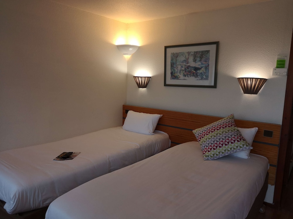 Hotel Campanile Angers Ouest Beaucouze 16/44