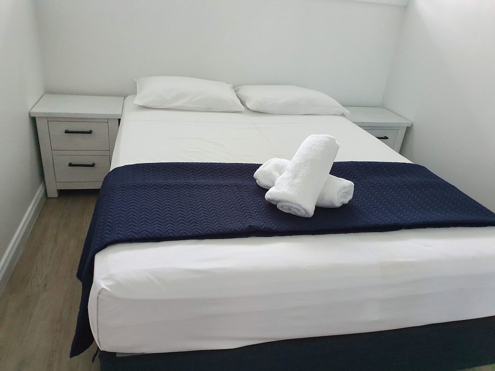 Montego Mermaid Beach Motel 34/69