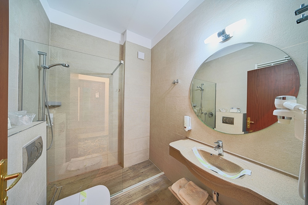 Hotel Central Ploiesti 67/69