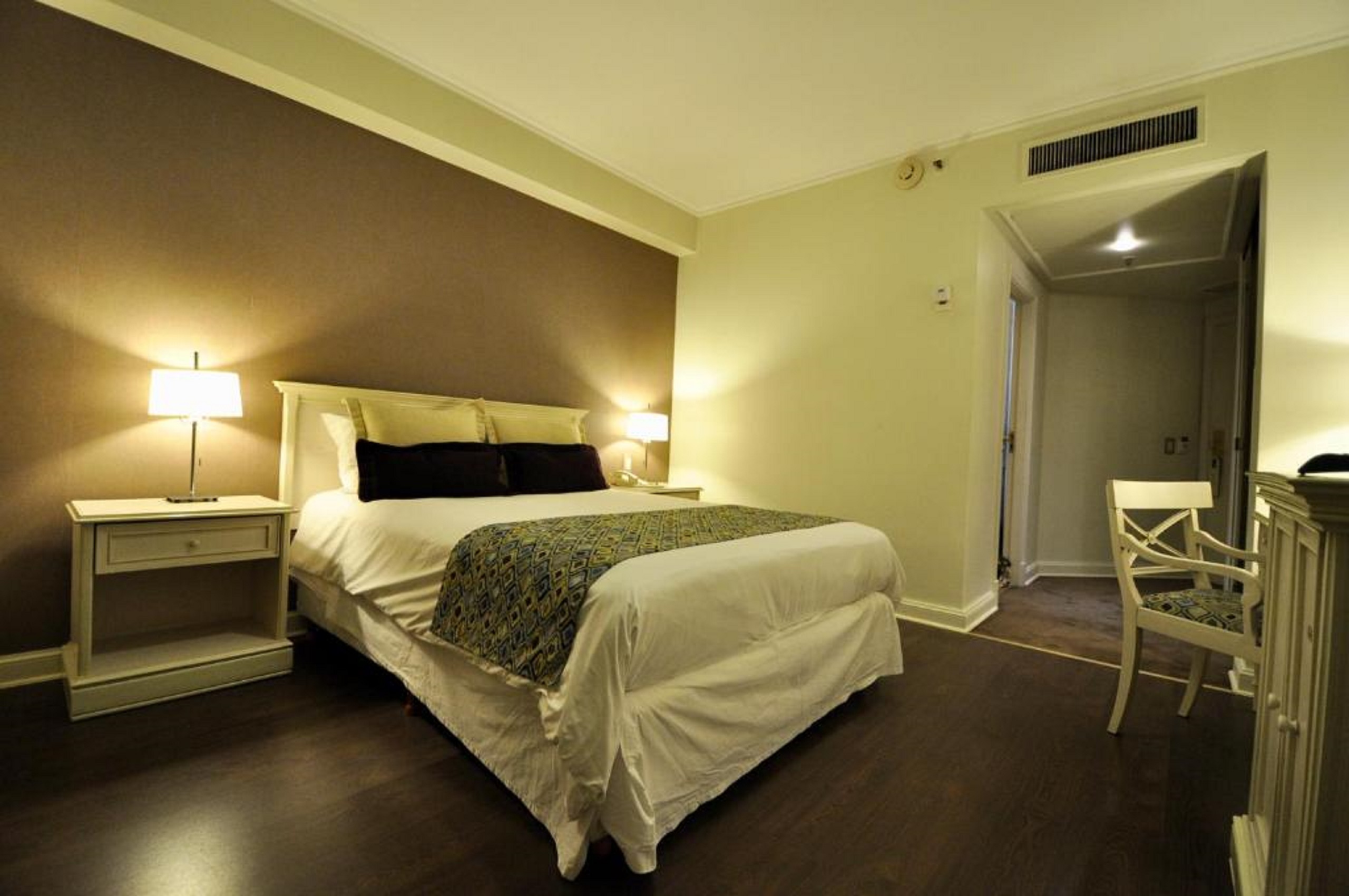 SINGLE STANDARD ROOM