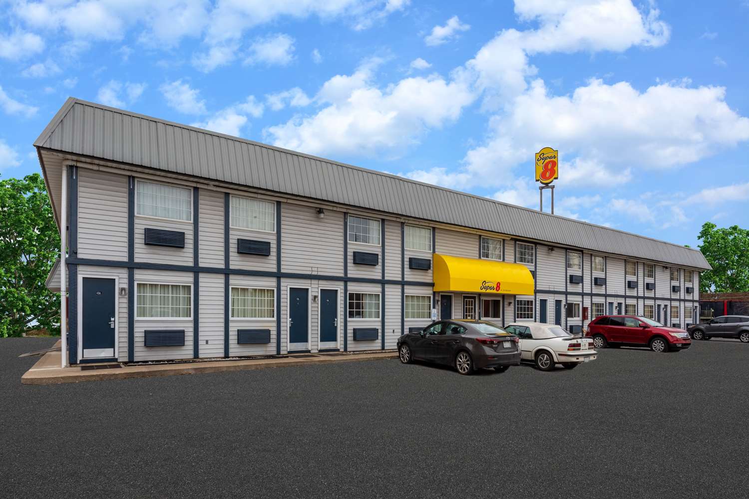Super 8 by Wyndham Wooster 4/19
