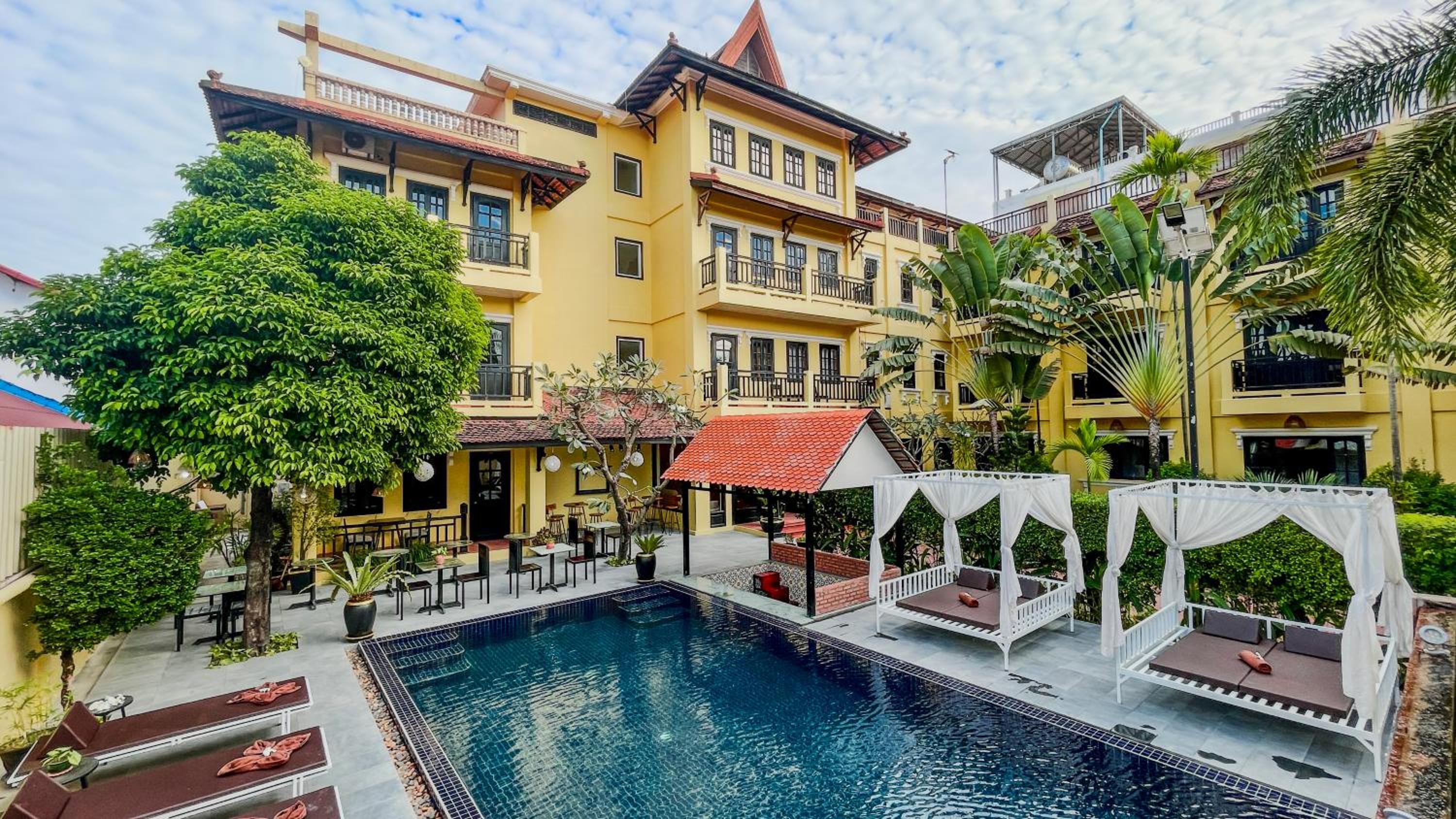 Amiral Hotel 4/38