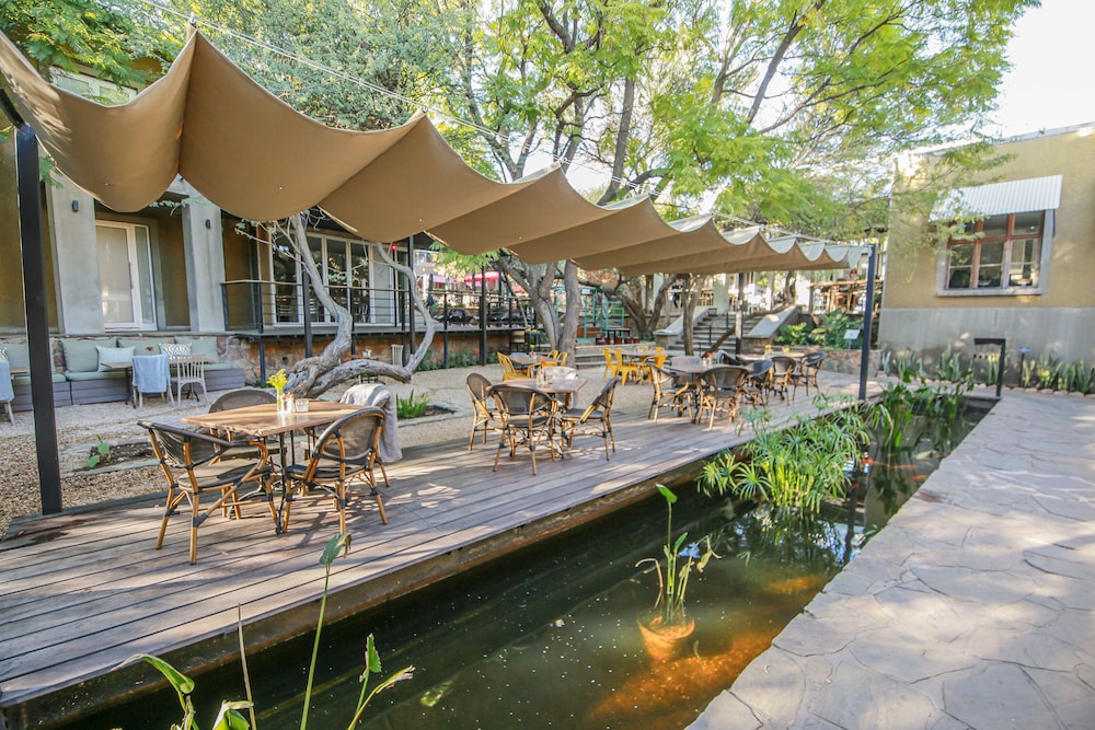 The Village Courtyard Suites 25/30
