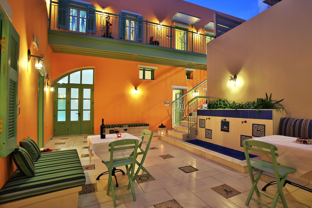 Efchi Suites 1904 20/39