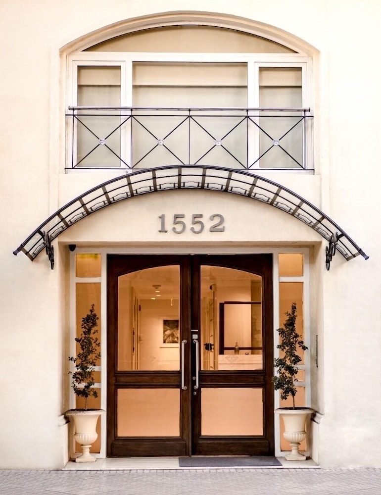Carat Apart Boutique 2/49
