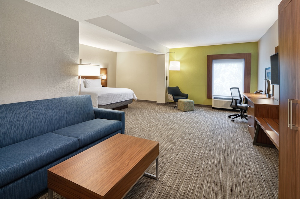 Holiday Inn Express Statesboro 25/42