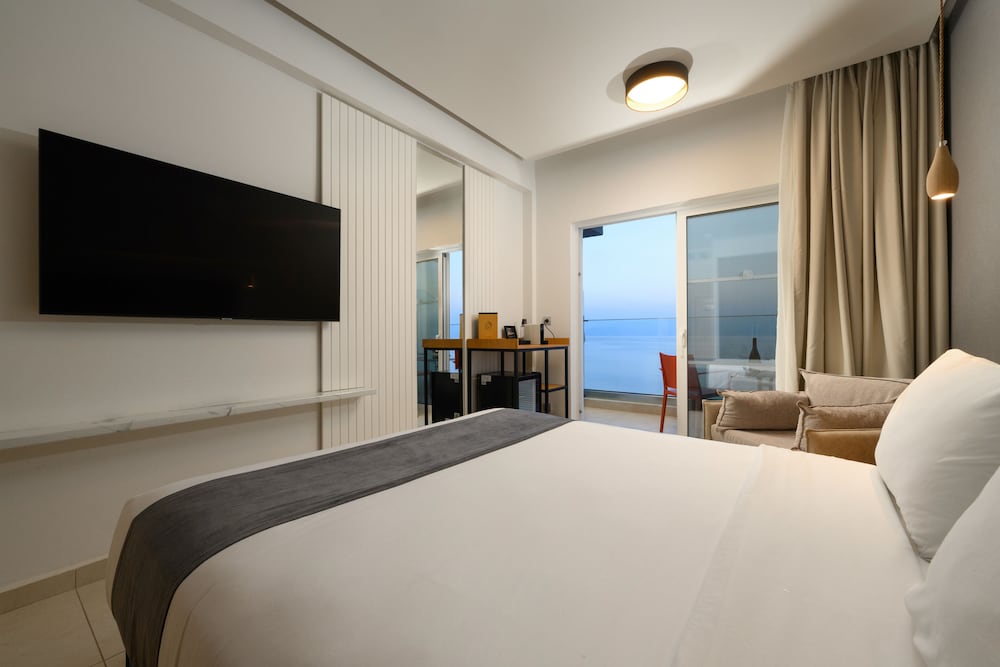 Ray Hotel Corfu 6/50