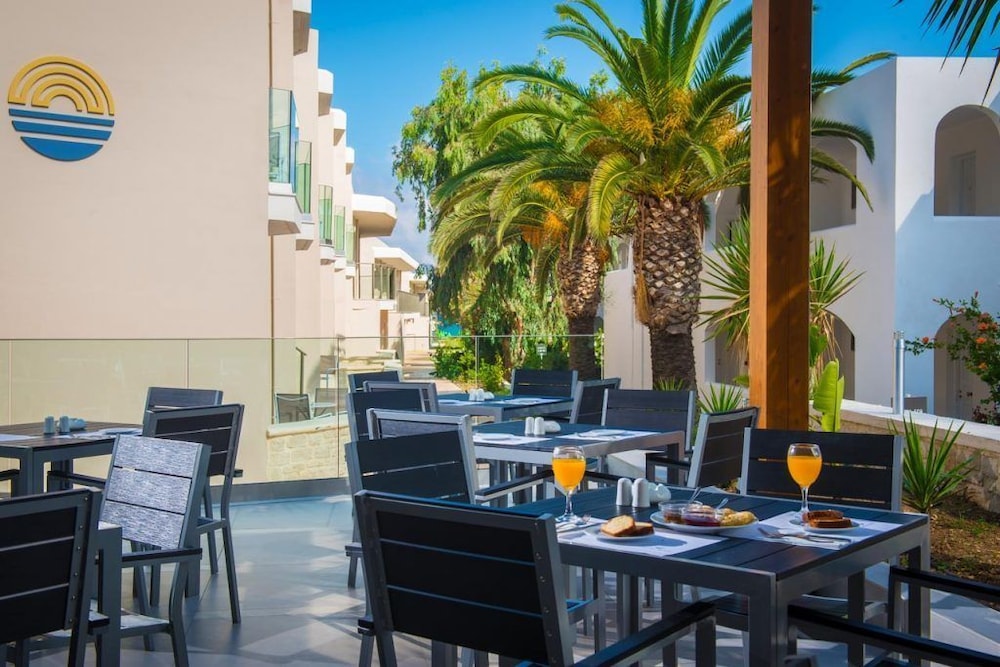 Cretan Beach Resort Hotel 41/57