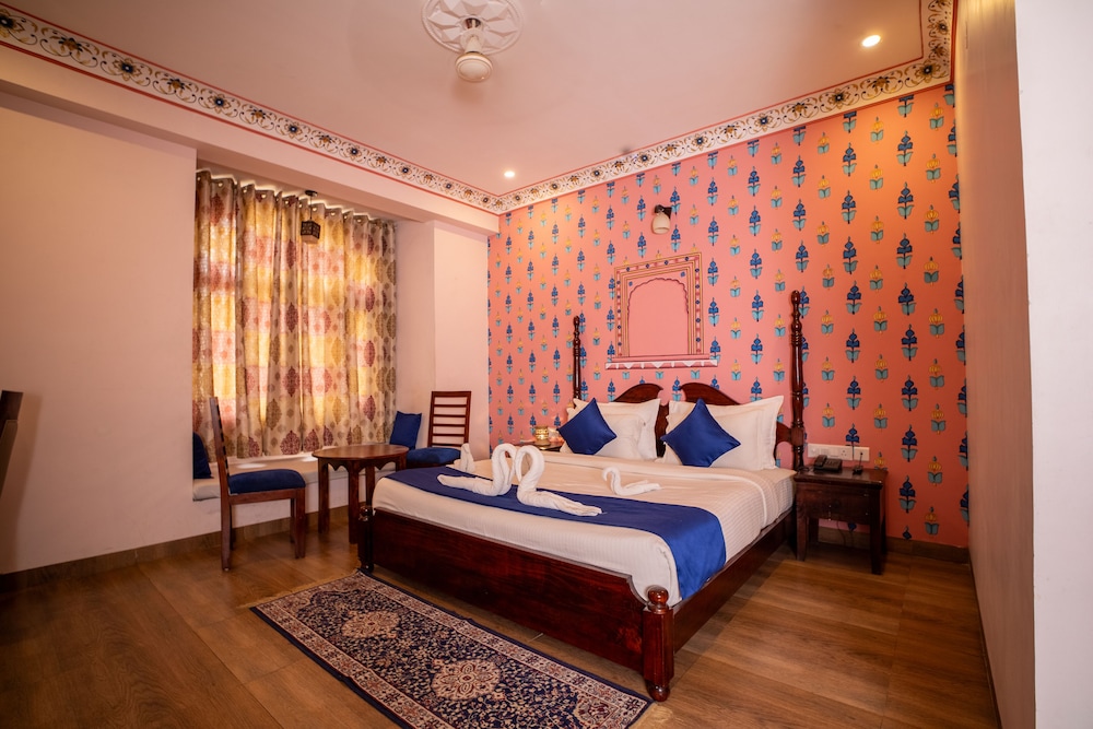 Hotel Laxmi Niwas 31/62