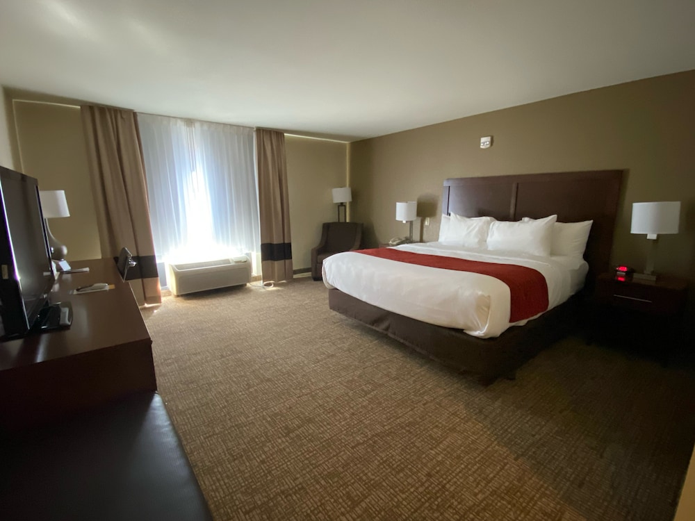 Room, King Bed, Middle Floor, Accessible