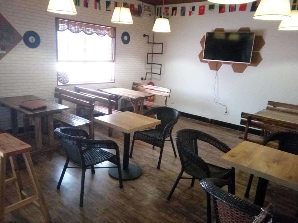 25 Four Seasons Youth Hostel 17/29