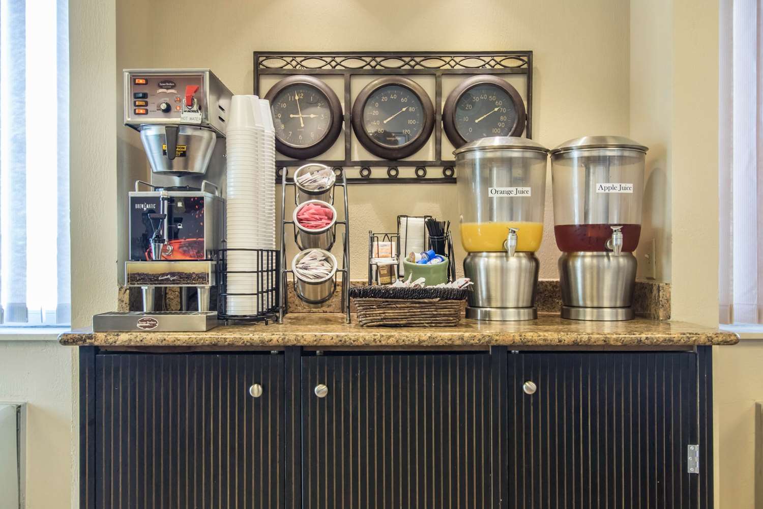 Econo Lodge Inn and Suites Joplin MO 7/42