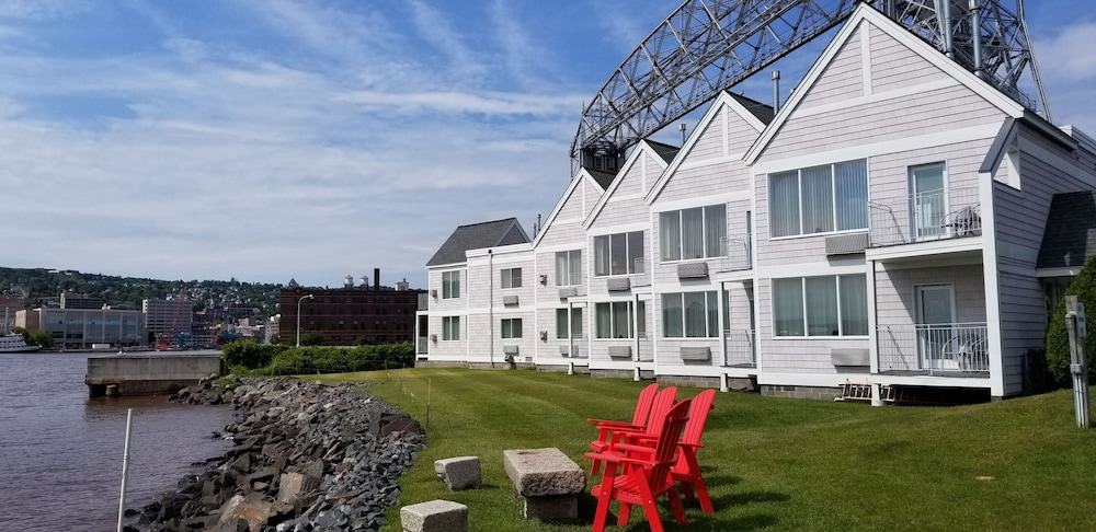 South Pier Inn 2/50