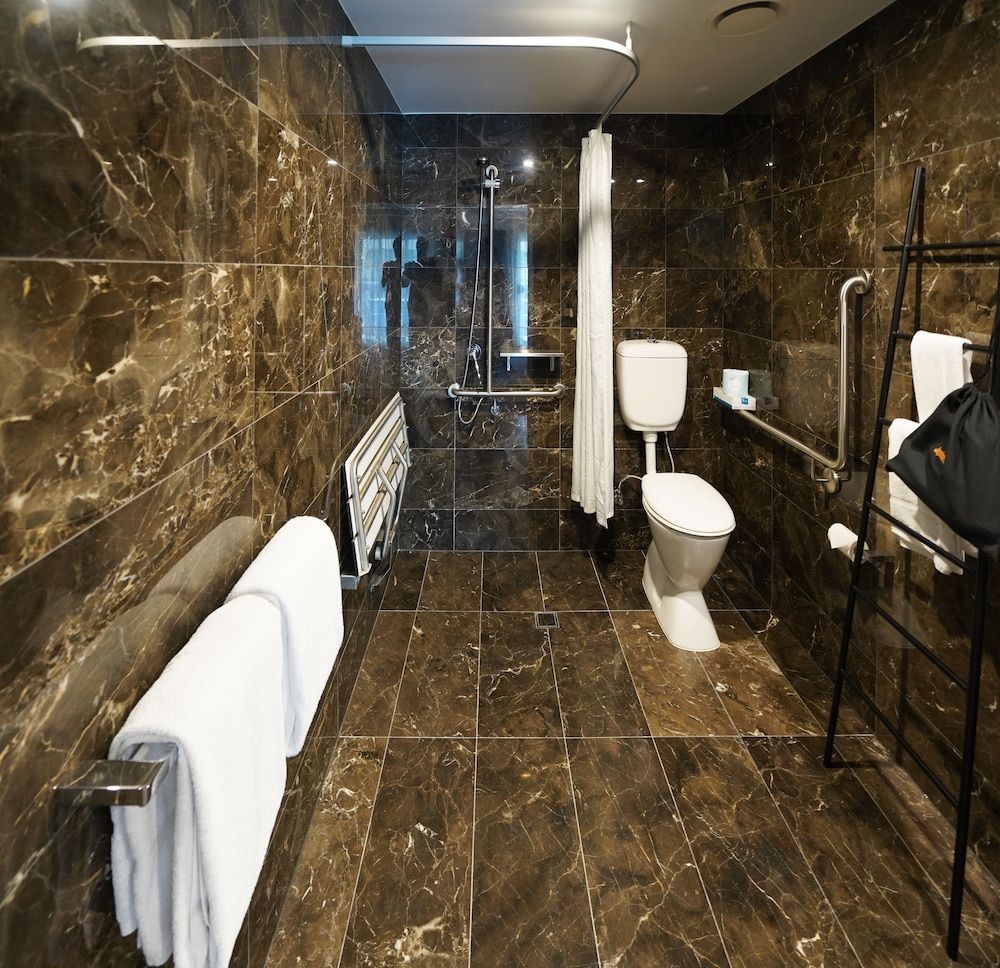 Jephson Hotel Apartments 14/53
