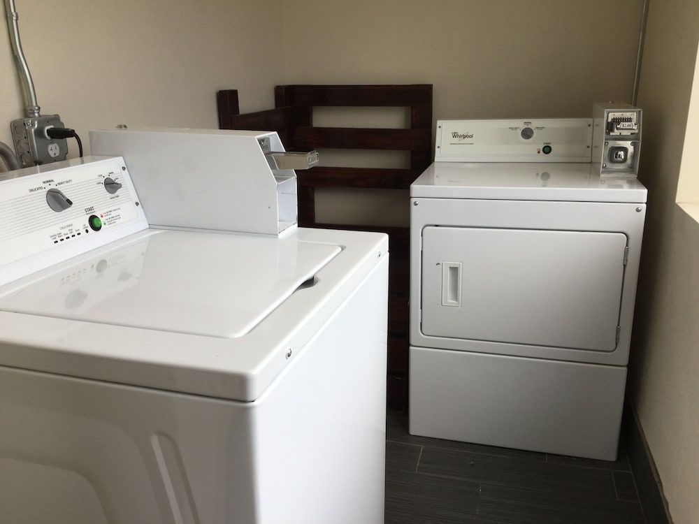 Americas Best Value Inn Suites Phenix City 12/21