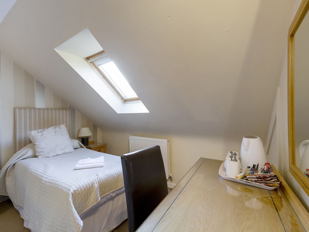 OYO Arden Guest House, Craigmillar Castle Edinburgh 12/43