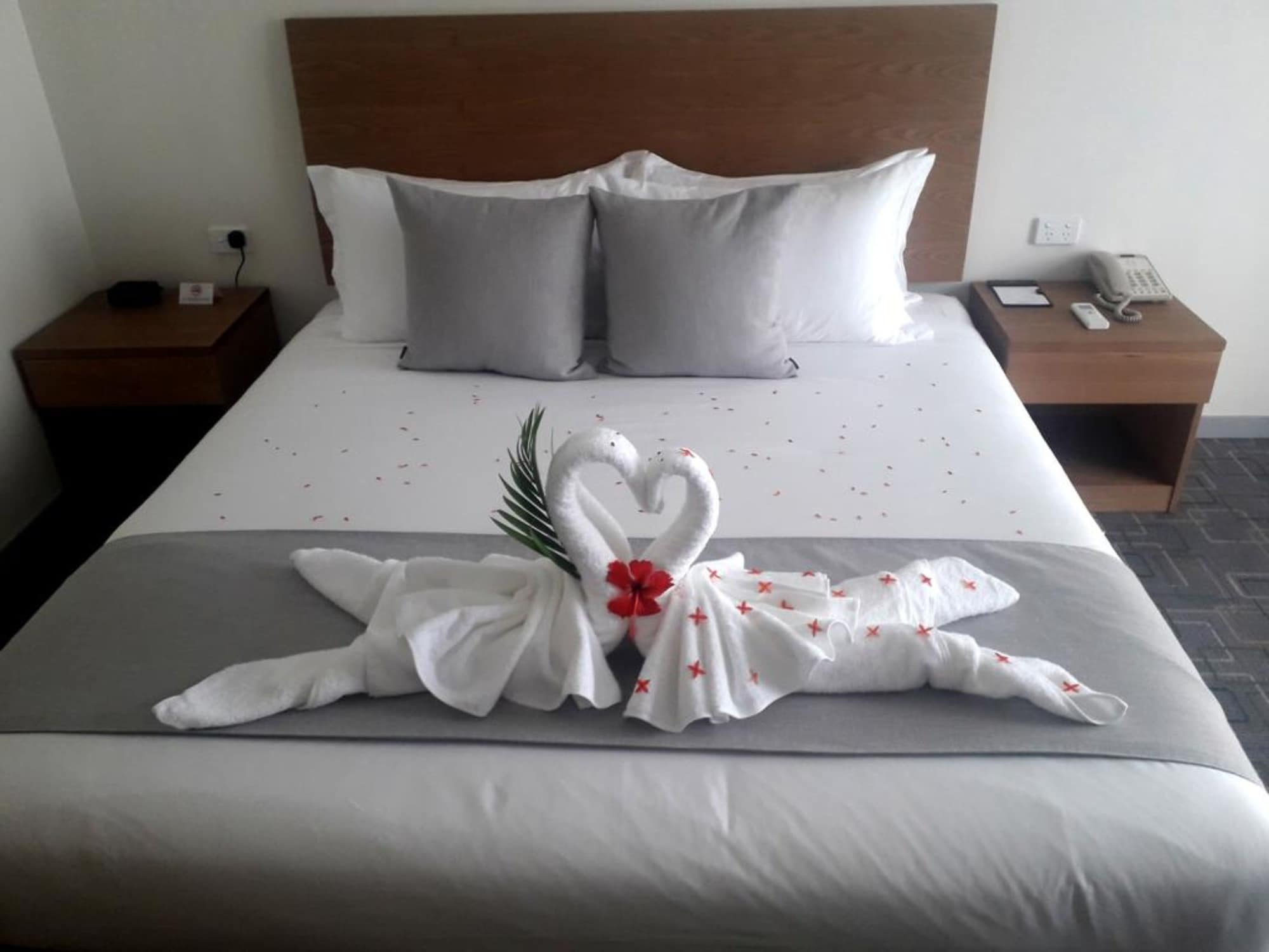 PRESIDENTIAL, SUITE